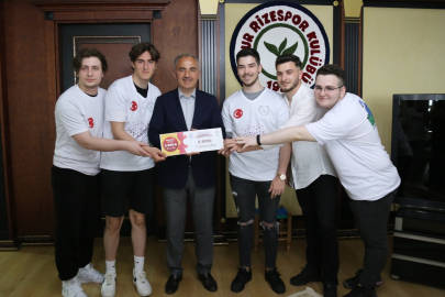 Rize'de e-spor ödülleri Başkan Metin'den