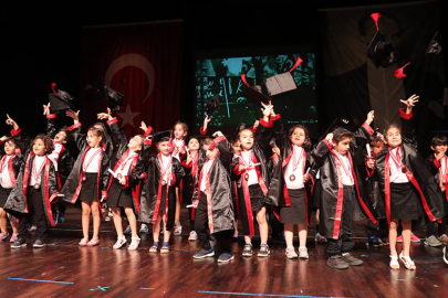 Antalya’da kreş minikleri kep attı