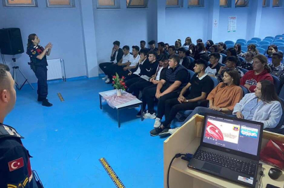 Bilecik Pazaryeri’nde Jandarma'dan 'Astsubaylık' tanıtımı