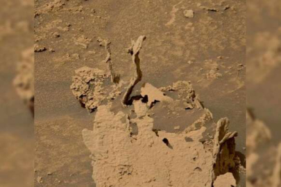 Mars'ta olağanüstü kaya oluşumu!