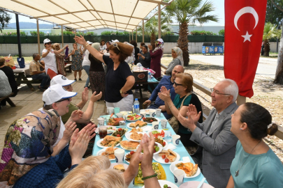 İzmir Karabağlar'dan gezilere kaldığı yerden devam