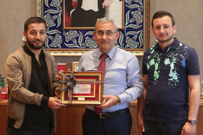 Kütahya Belediye Başkanı'na koleksiyonluk '0 Euro'