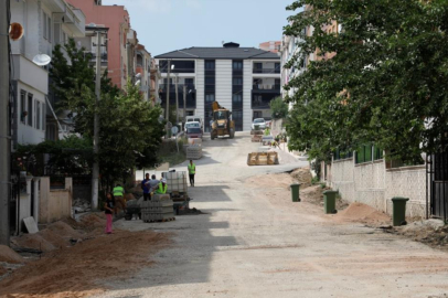 Bursa İnegöl'de 21 sokakta kaldırım yapımı sürüyor