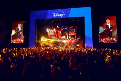 Disney Plus'tan rengarenk gece