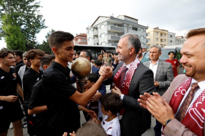 U15 Türkiye Şampiyonları'na Bursa İnegöl'de coşkulu karşılama