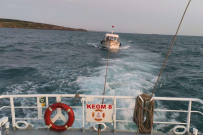 İstanbul'da Kilyos açıklarında sürüklenen tekne kurtarıldı