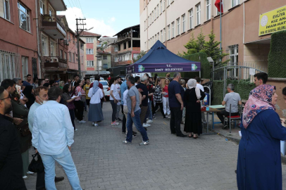 İzmit Belediyesi, öğrenci ve velileri yalnız bırakmadı