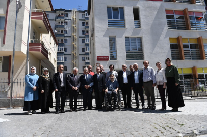 Memduh Büyükkılıç'tan Kızılay'a destek