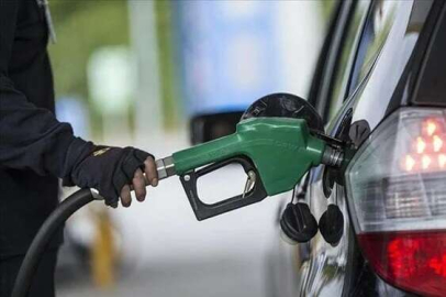 Akaryakıt fiyatlarını 20 liraya düşürecek formül