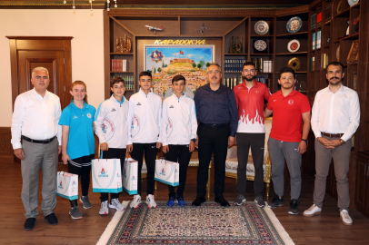 Nevşehir'de Mehmet Savran'dan başarılı sporculara ödül