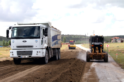 Kayseri Talas kırsalında yollar genişliyor