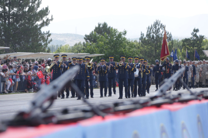 Kütahya'da Hava Er Tugayı'nda erler ant içti