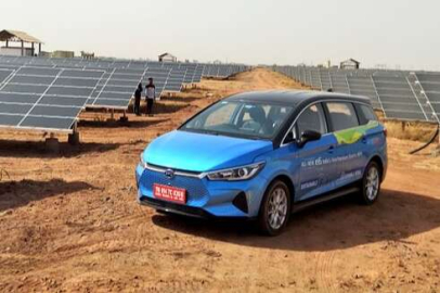 Tesla'yı zirveden indirdi!