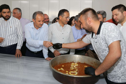 Çiğköftenin tadına ilk kez baktılar