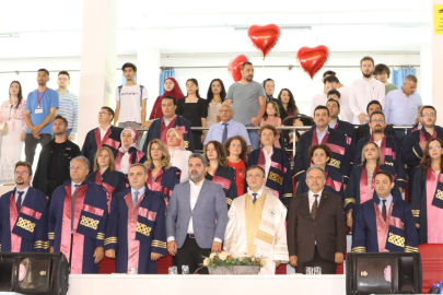 ERÜ Mühendislik Fakültesi'nde mezuniyet sevinci