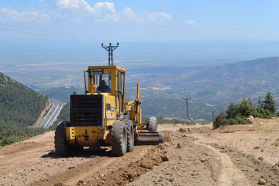 Hatay'da Büyükşehir'den kırsal yollara tesviye