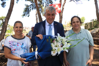 İzmir Güzelbahçe'de bayram sevinci