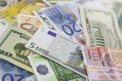 Euro/Dolar kuru ilk kez aynı seviyede