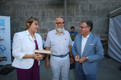 Demokrasinin asıl sahibi halk