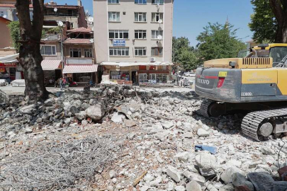 Kütahya'da merkez pazar yerinin yıkımı tamamlandı
