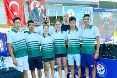 Manisalı yüzücülerden başarılı performans