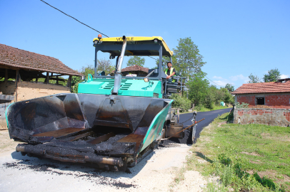 Sakarya Büyükşehir’den Hendek’te asfalt mesaisi