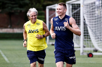 Fenerbahçe paylaştı... Jesus'la Szalai aynı karede