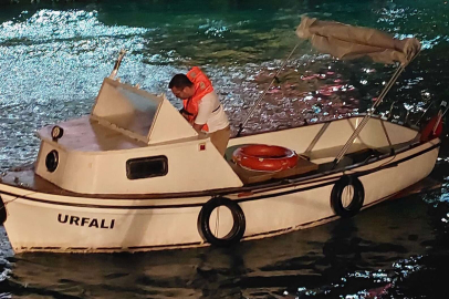 İstanbul'da sürüklenen bir tekne Bebek Koyu'na yanaştırıldı