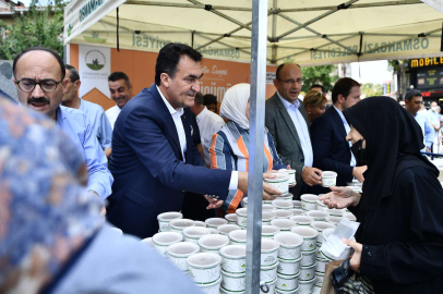 Bursa Osmangazi’de aşure bereketi paylaşıldı