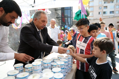 Kur'an kursu öğrencilerine dondurma ikramı