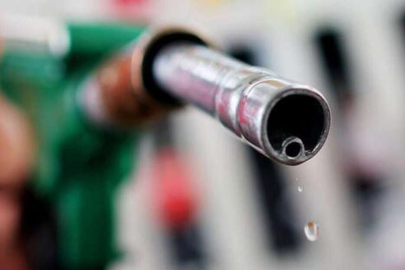 Motorine zam, benzine indirim