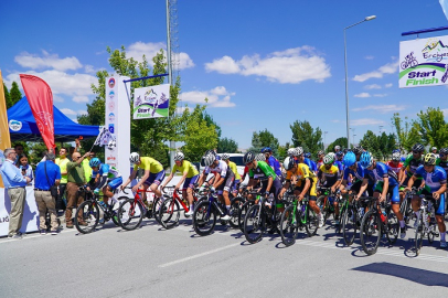 Kayseri Erciyes’te uluslararası bisiklet yarışları devam ediyor