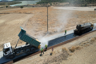 Manisa Alaşehir'in yollarını güzelleştiriyor