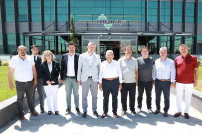 Memduh Büyükkılıç'tan Kumsmall ziyareti