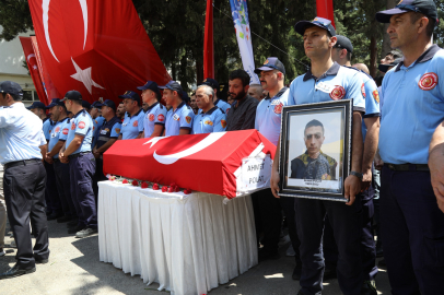 Gaziantep'te itfaiye erleri son yolculuğuna uğurlandı