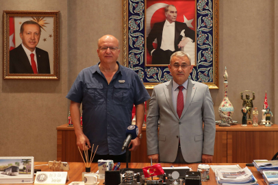 Dünyanın en uzun bayrağı Kütahya'da açıldı