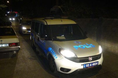 Adıyaman'da demir korkuluk çalan 2 kişi suçüstü yakalandı