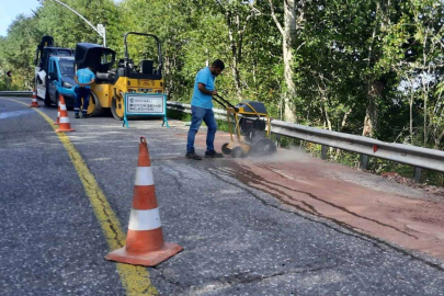 Kocaeli'de Yol Bakım Timi gece gündüz çalışıyor