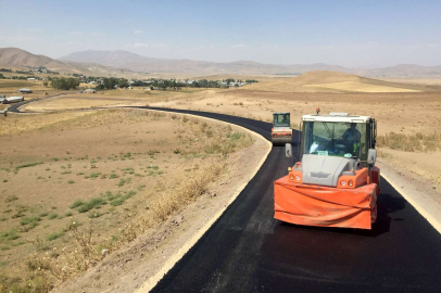 Özalp yolları asfaltlanıyor