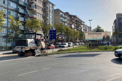 Kocaeli İzmit'te asfalt serimine başlandı
