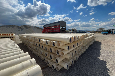 Manisa'da sulama borularının dağıtımı sürüyor