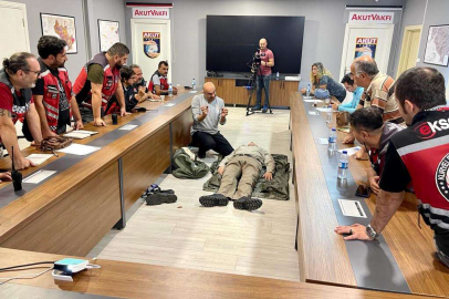İBB AKOM ve AKUT Vakfı'nın afet eğitimleri başladı
