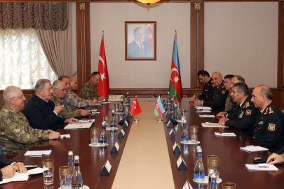 Bakan Akar Azerbaycan'da temaslarını sürdürüyor
