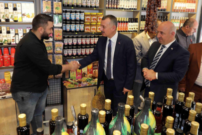 Kocaeli'de Başkan Büyükakın'dan Darıca'da esnaf ziyareti