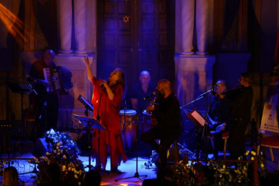 'Uluslararası Balkan'larda Suzan Kardeş sahne aldı