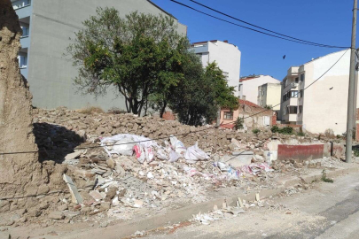 Bursa Karacabey'de metruk binalara neşter