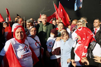 Cumhurbaşkanı Erdoğan, Diyarbakır anneleriyle buluştu