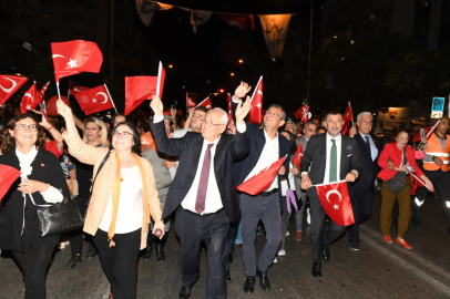 99 yıllık gurur ve mutluluk Karabağlar’da yaşatıldı