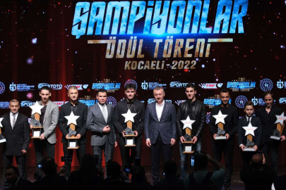 Milli motosikletçiler Kocaeli'de ödüllendirildi