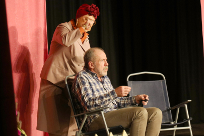 Sakarya'da Üç Kafadarlar, 'Hoppala' ile güldürdü